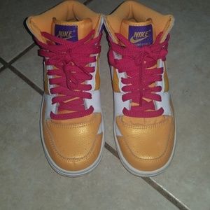 Women's Nike dunks hightop